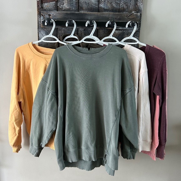 (7) Women's aerie & American Eagle Large & Extra Large Tops all for $100 - Picture 1 of 6